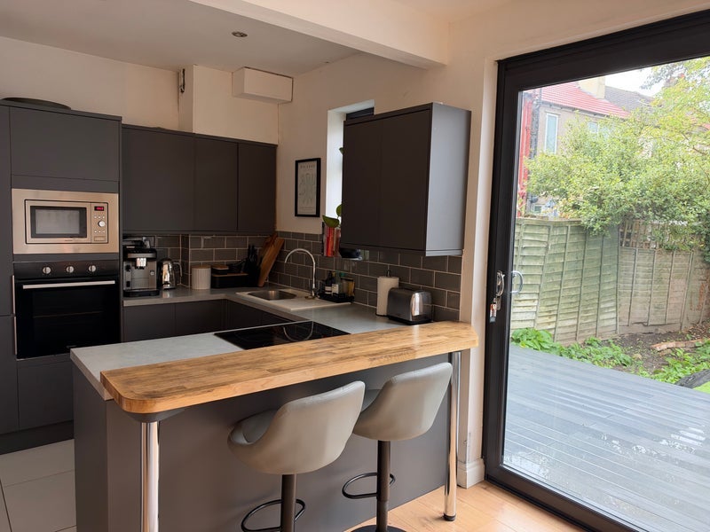 Room Canmore Gardens in Greater London