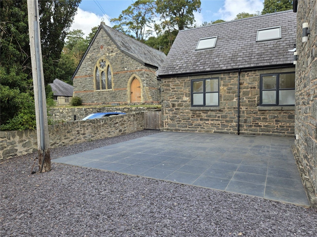 House Back Chapel Street in Llanrhaeadr-ym-Mochnant