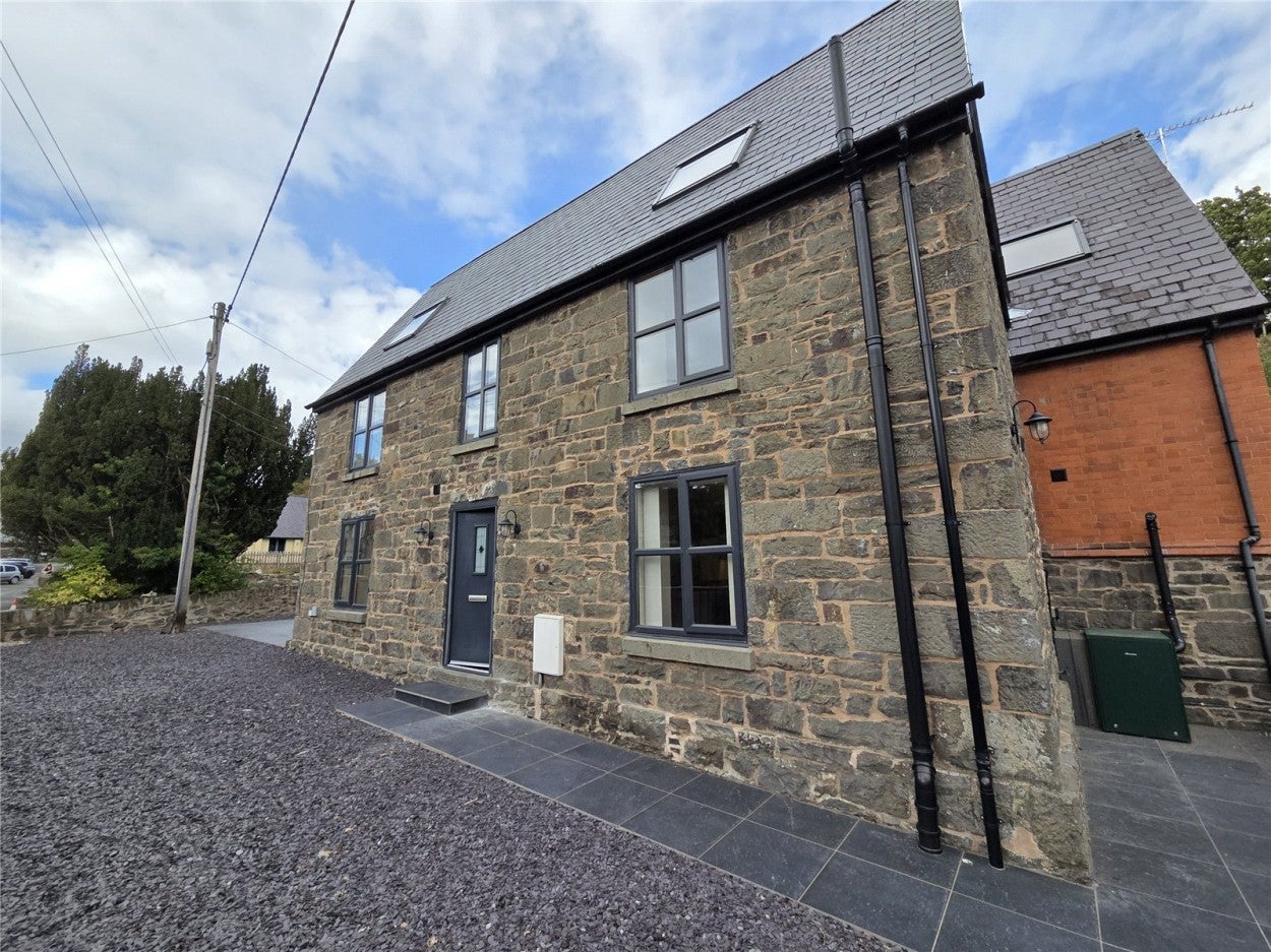House Back Chapel Street in Llanrhaeadr-ym-Mochnant