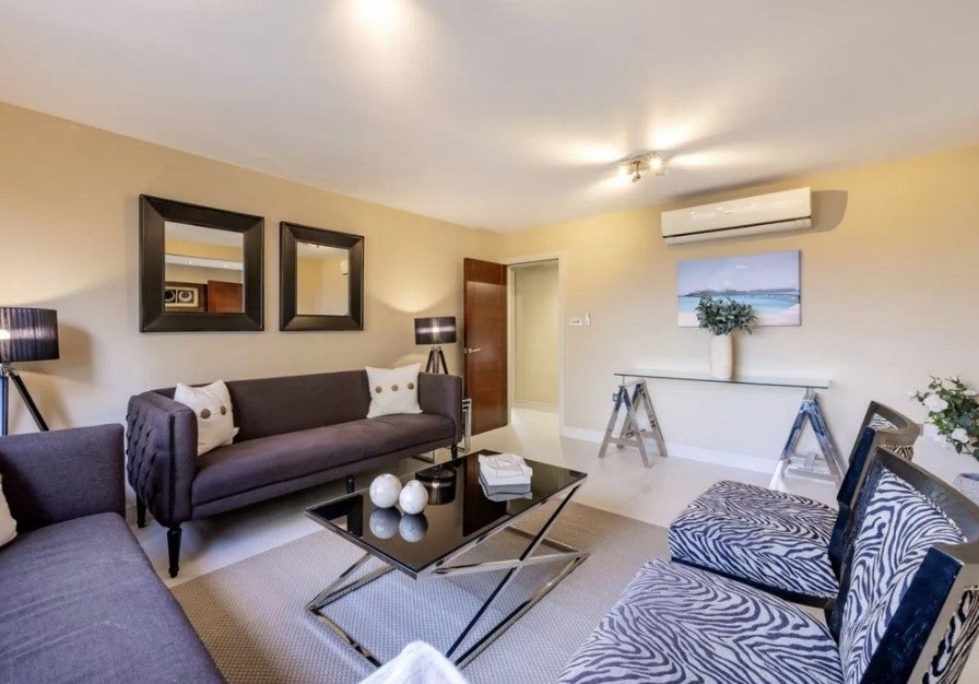 Flat Finchley Road in Greater London