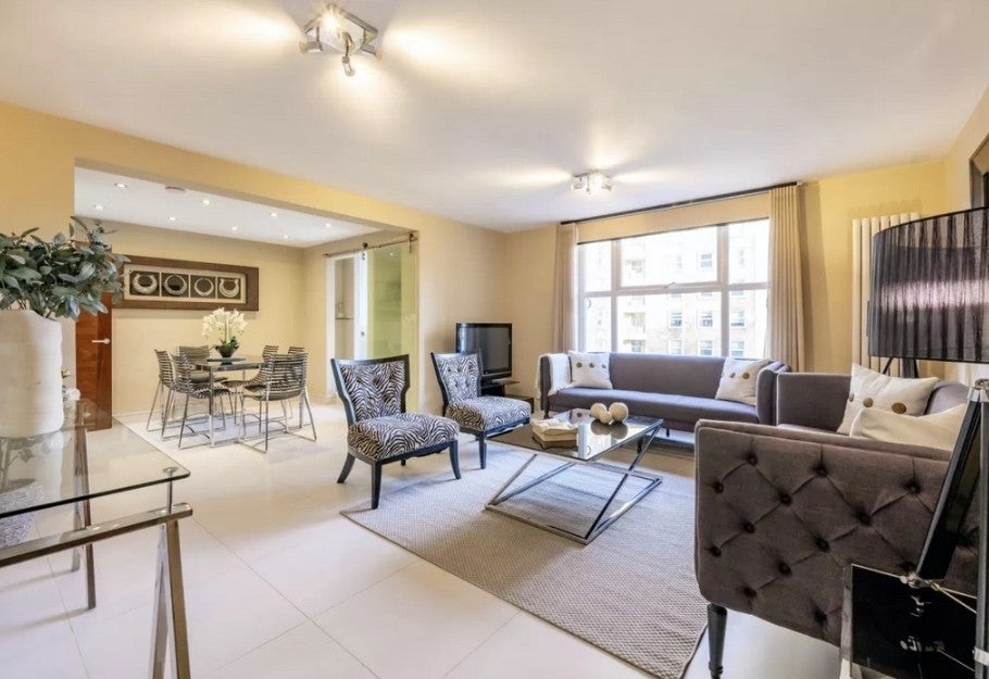 Flat Finchley Road in Greater London