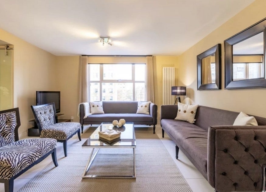 Flat Finchley Road in Greater London