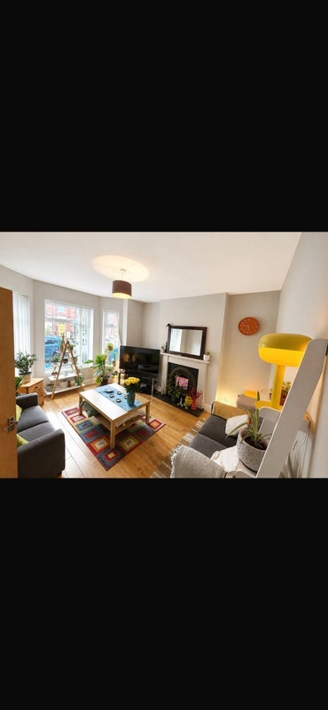 Room Nicolas Road in Manchester