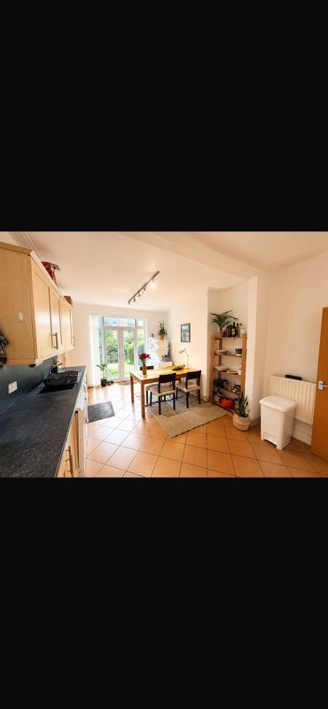 Room Nicolas Road in Manchester