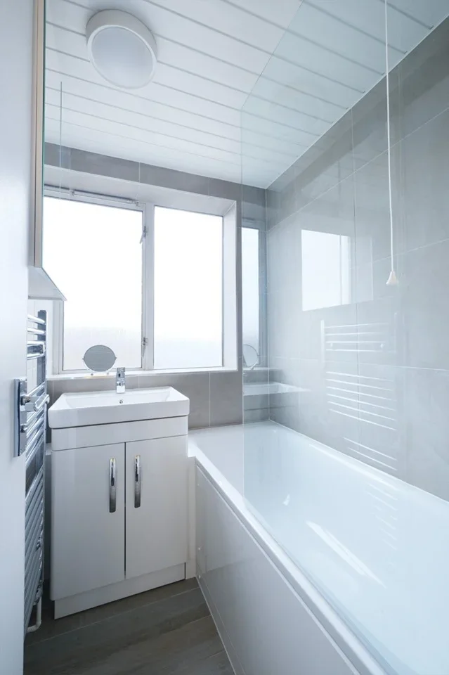 Room Adelina Grove in Greater London