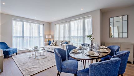 Flat Westferry Circus in Greater London