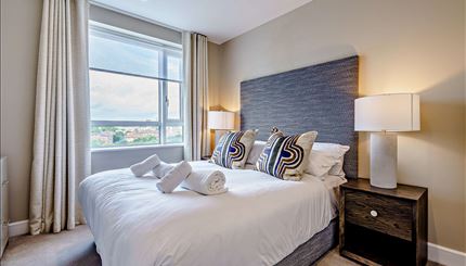 Flat Westferry Circus in Greater London