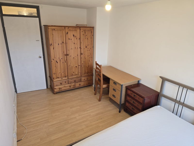 Flat Dobbie's Loan Place in Glasgow