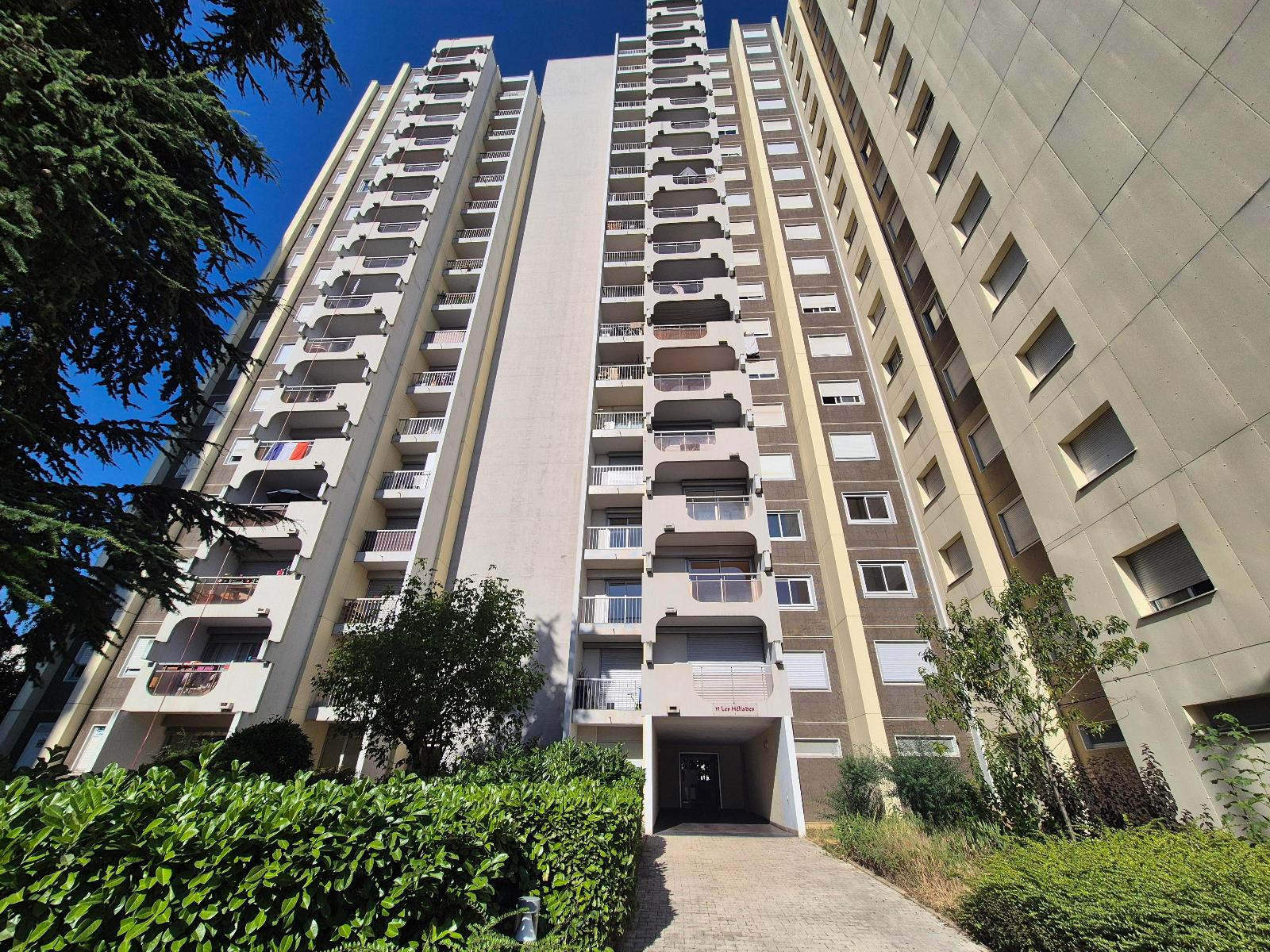 Appartement Rue Albert Poylo à Saint-Étienne