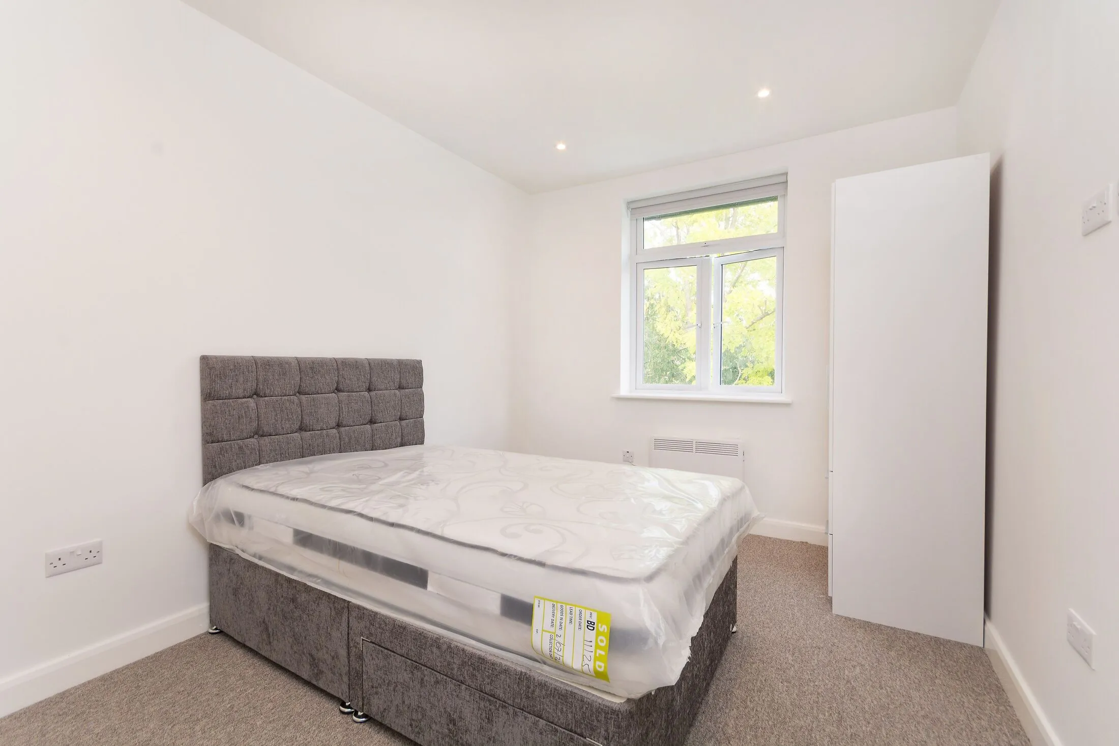 Flat Gunnersbury Avenue in Greater London