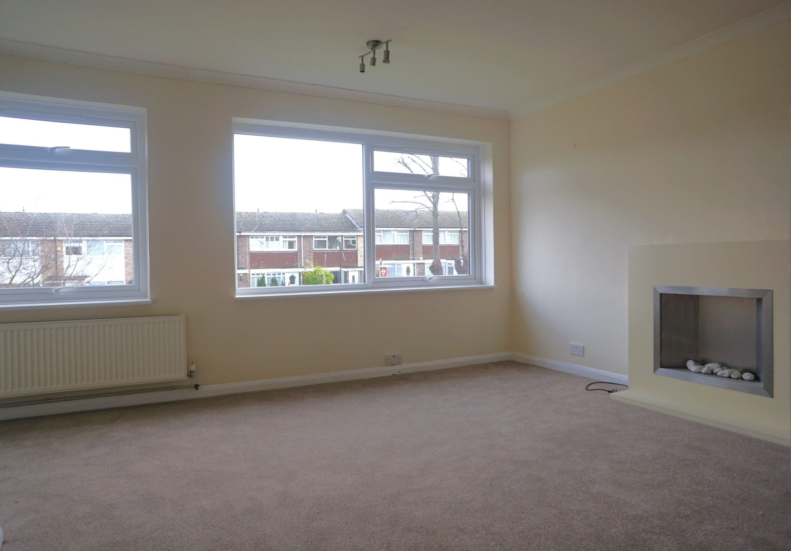 Flat Manor Road in Greater London