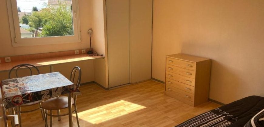 Room Rue de Montholon in Bourg-en-Bresse