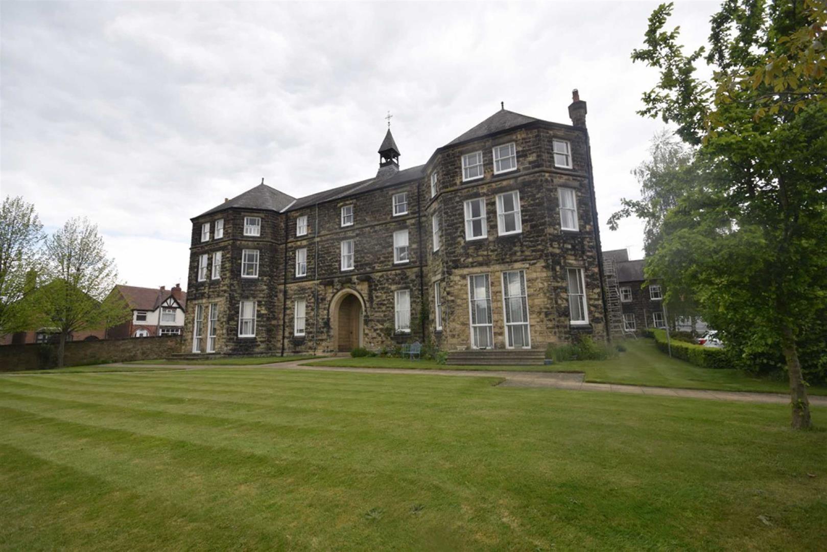 Flat St Laurence Gardens in Amber Valley