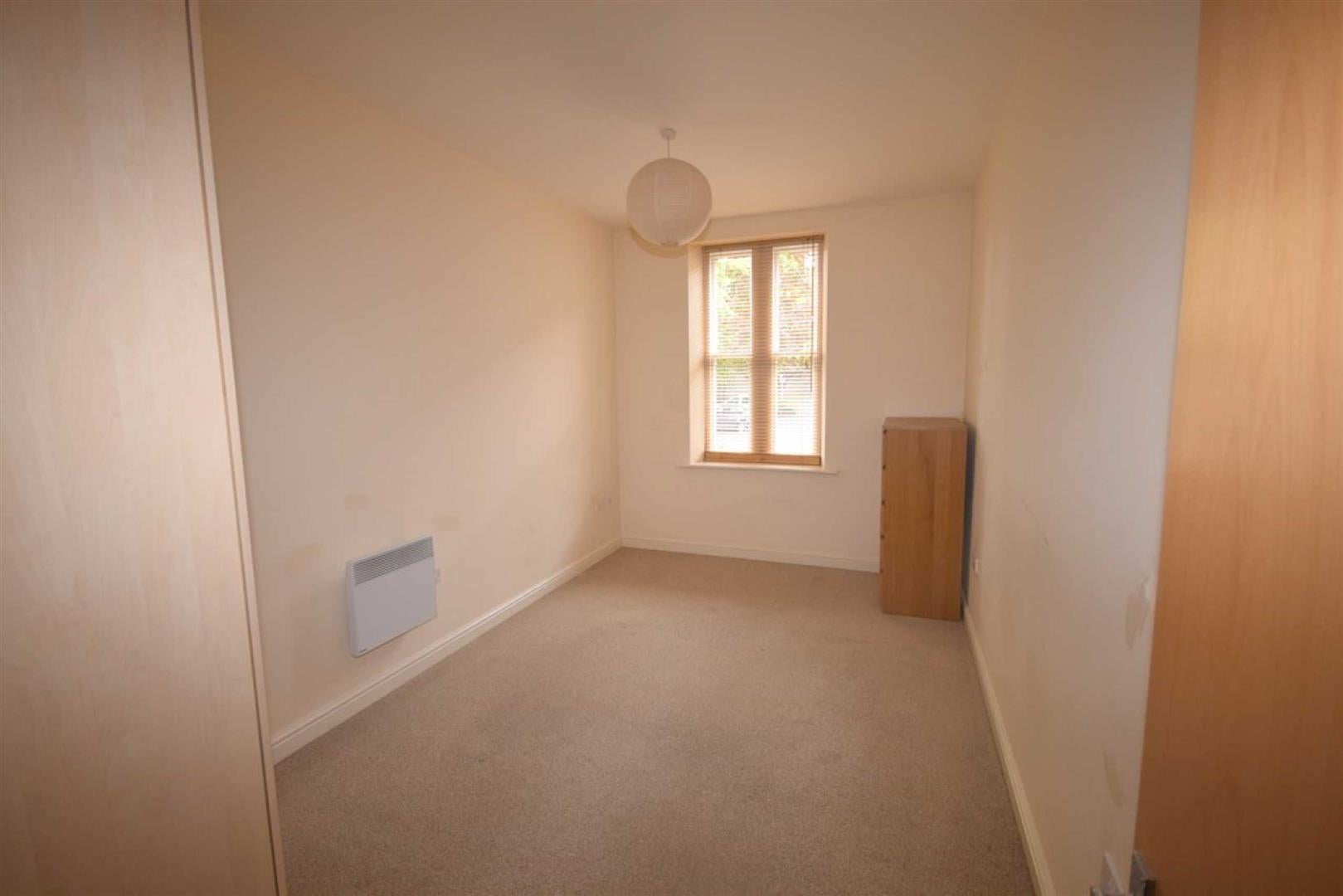 Flat St Laurence Gardens in Amber Valley