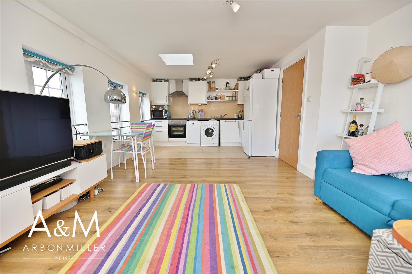 Room High Street in Greater London