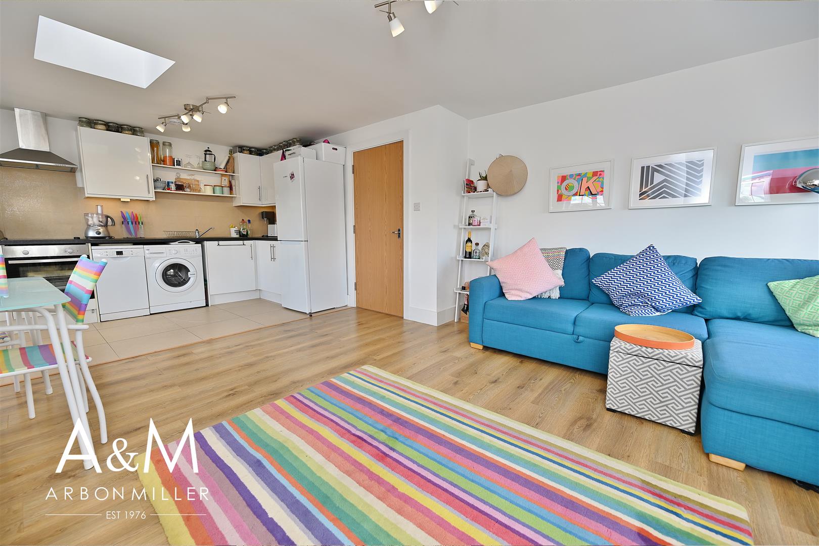 Room High Street in Greater London