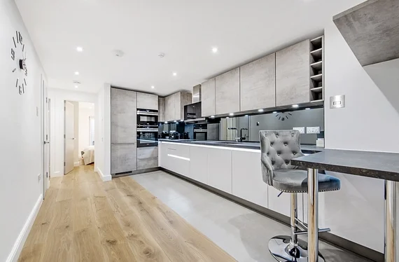 Flat Walton Street in Greater London