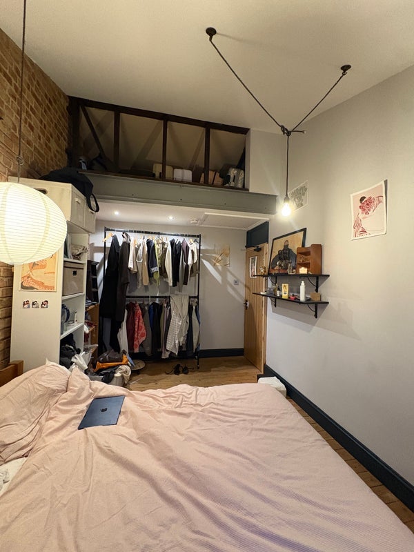 Room St Ervans Road in Greater London