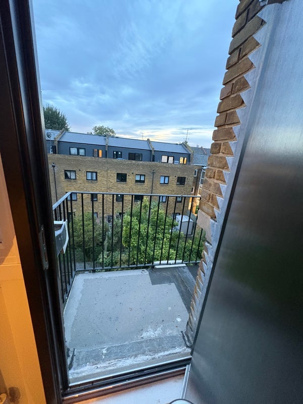 Room St Ervans Road in Greater London