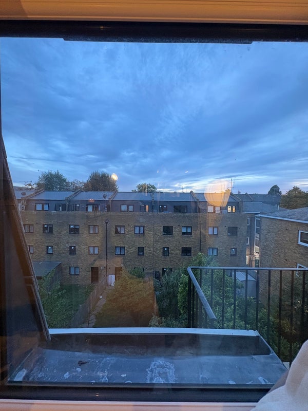 Room St Ervans Road in Greater London