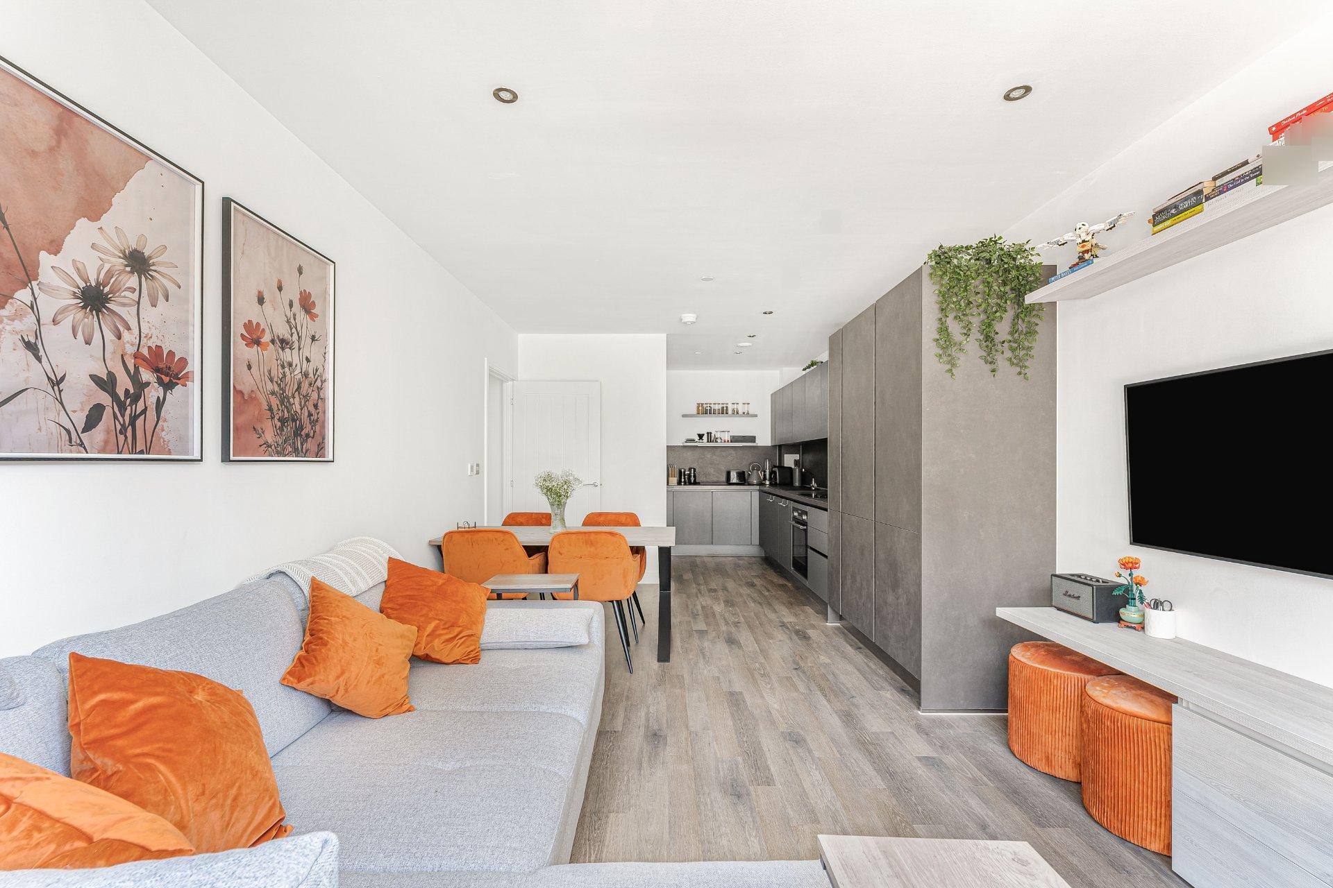 Flat Oliver Road in Greater London