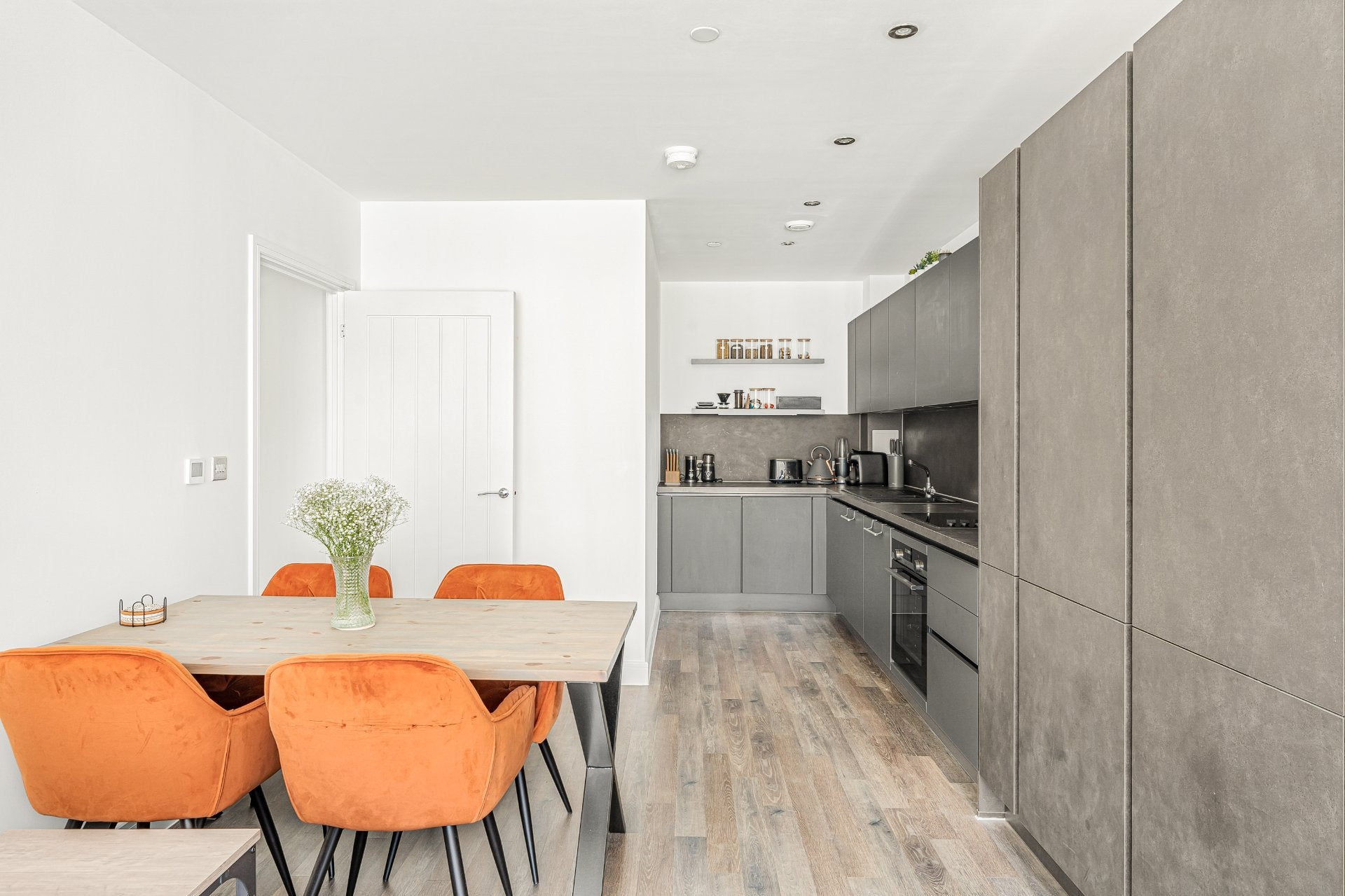 Flat Oliver Road in Greater London