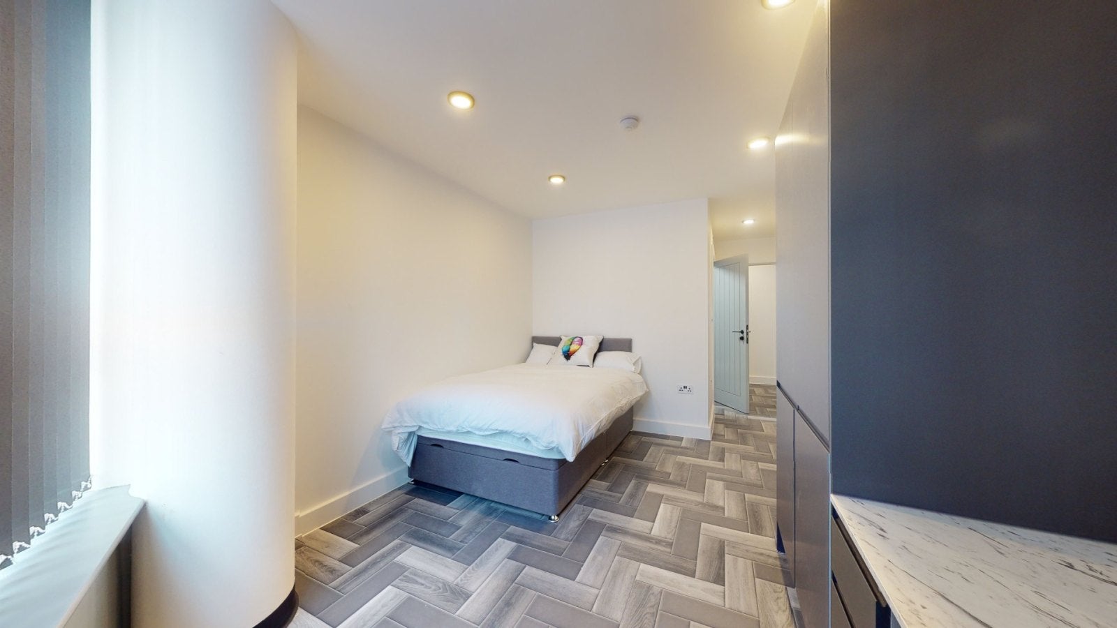 Room High Road in Nottingham