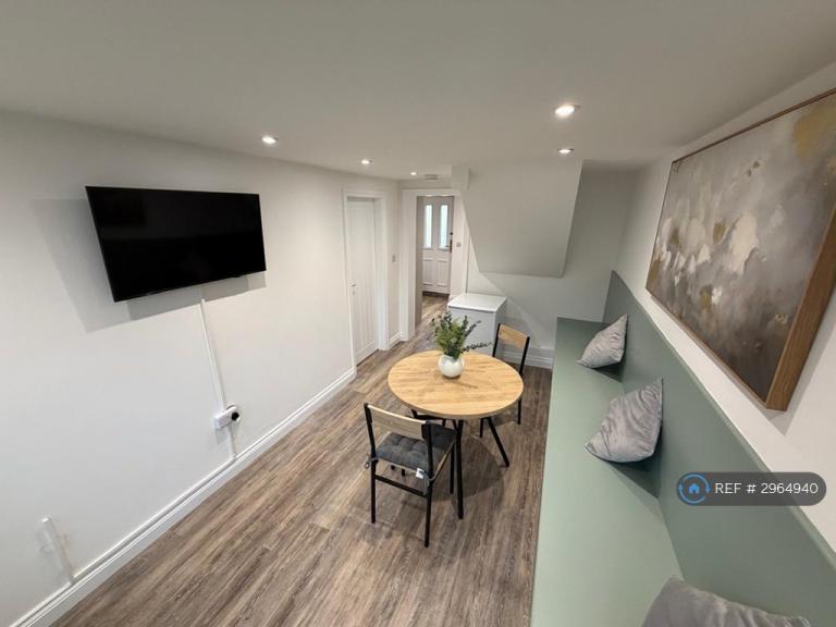 Room London Road in Newark and Sherwood