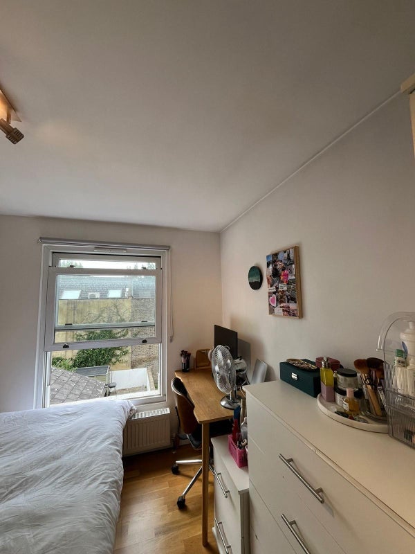 Room Lithos Road in Greater London