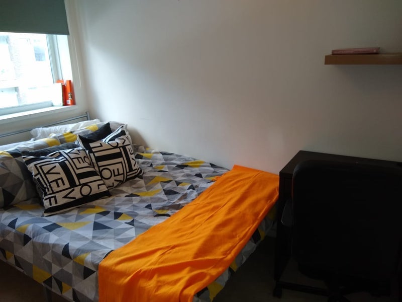 Room Daley Street in Greater London