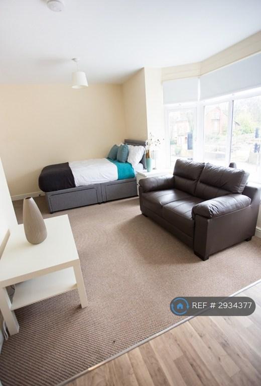 Room Hagley Road in Birmingham