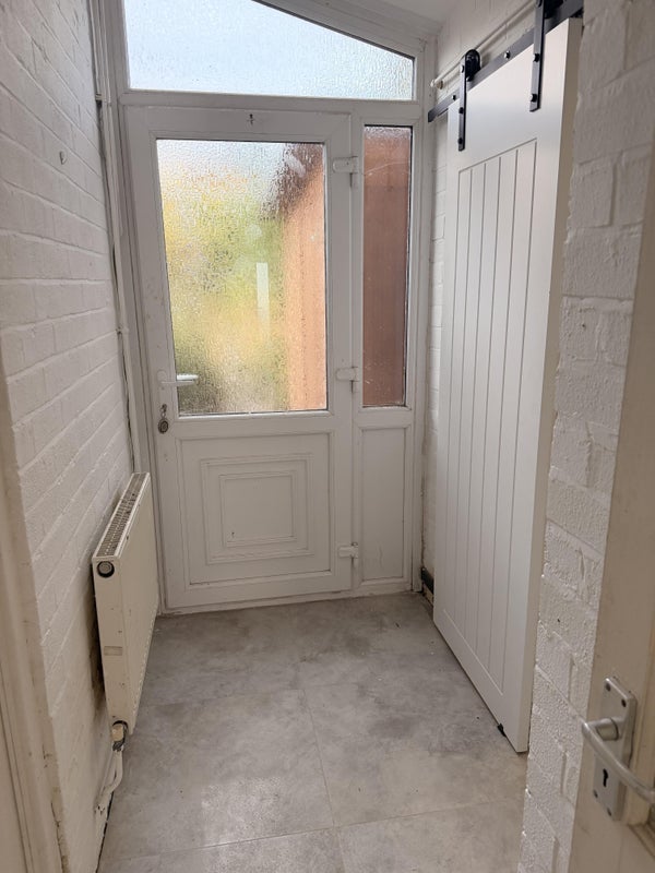 Flat Pandora Road in Coventry