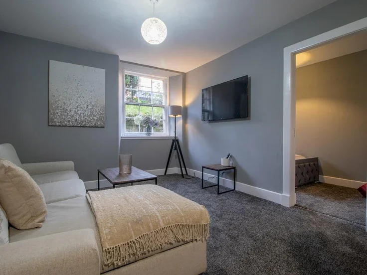 Flat Oakfield Avenue in Glasgow