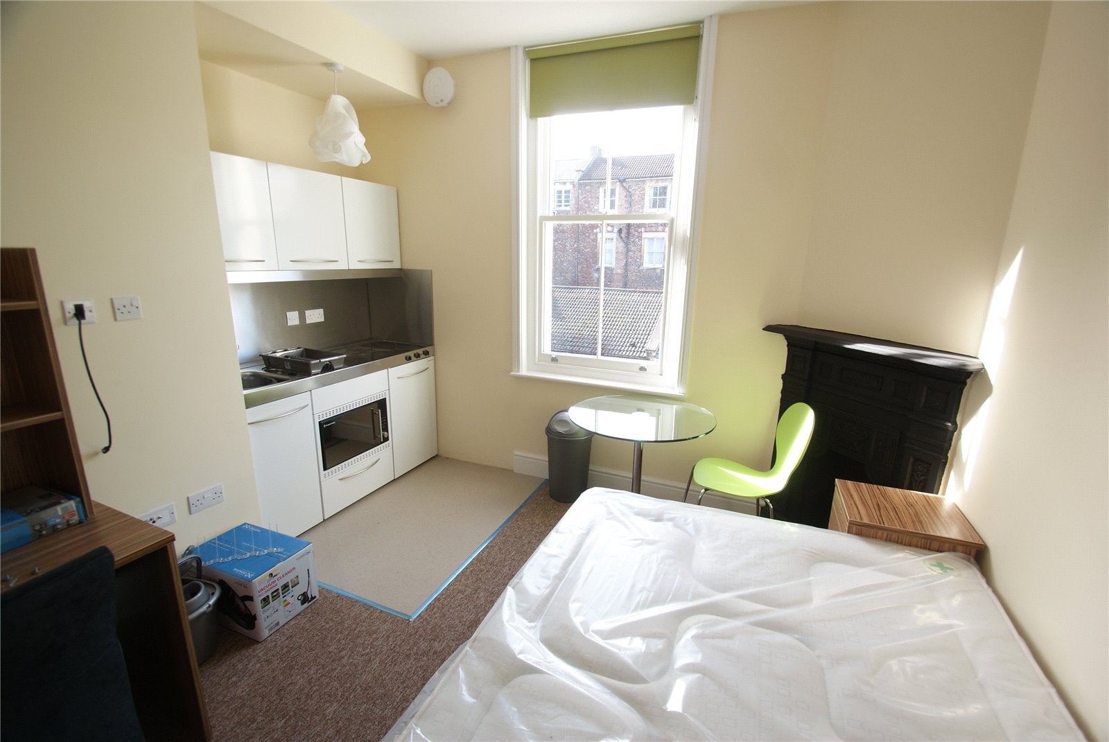 Flat Elmdale Road in Bristol
