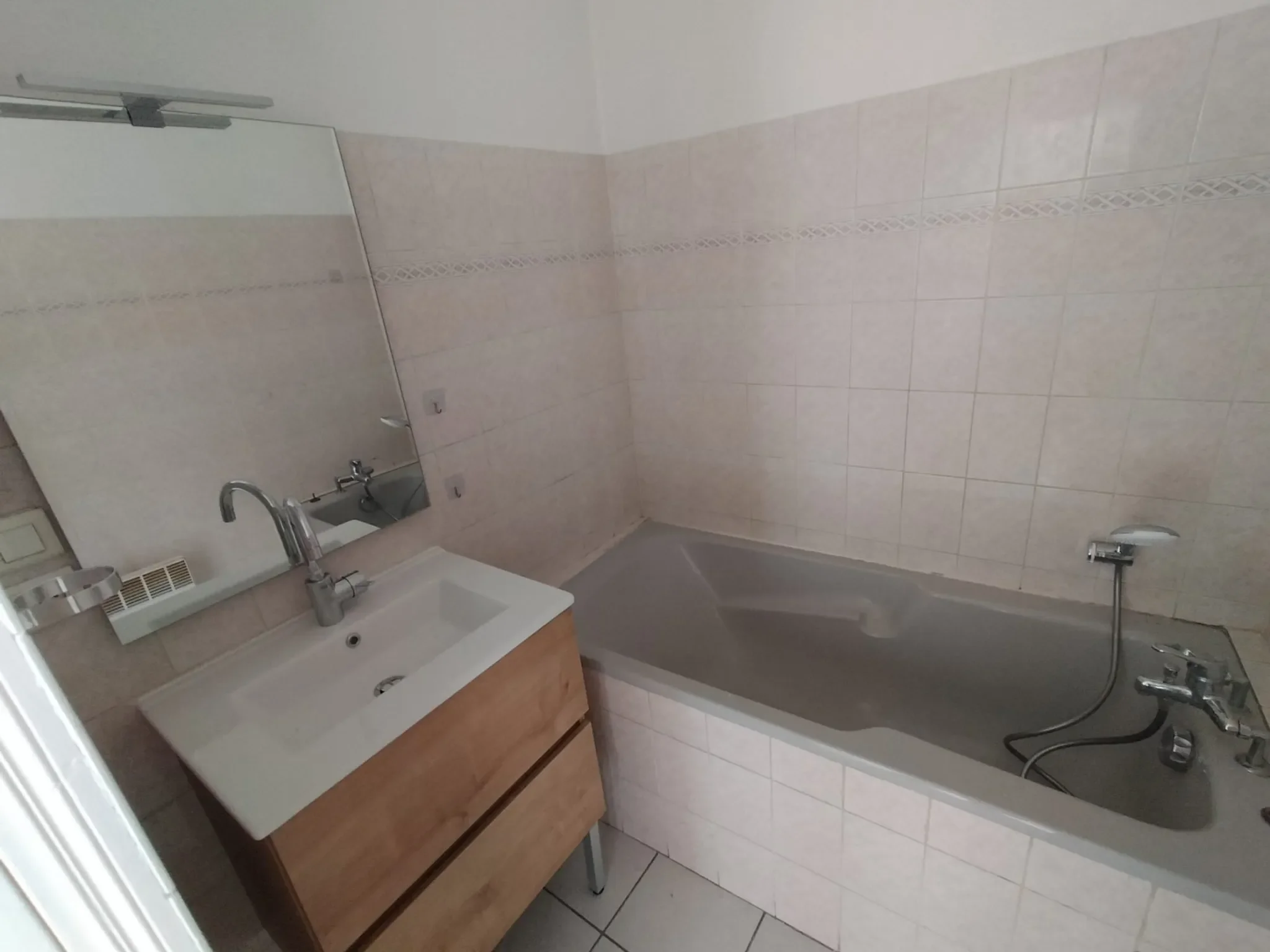 Appartement Rue du Rival à Montrond-les-Bains