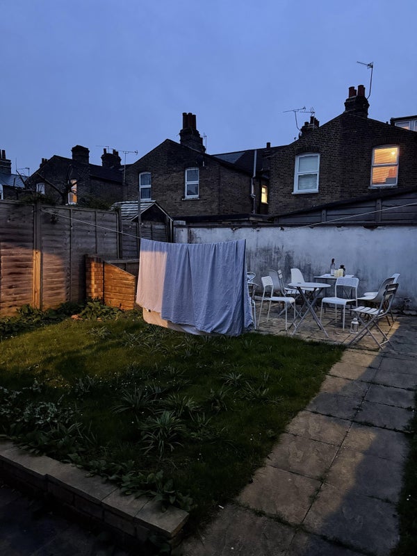 Room Sydney Road in Greater London