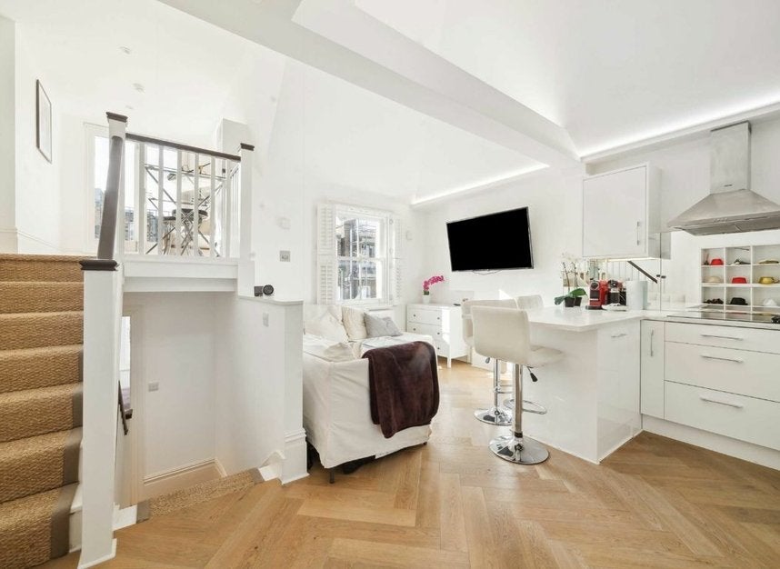 Flat Mimosa Street in Greater London