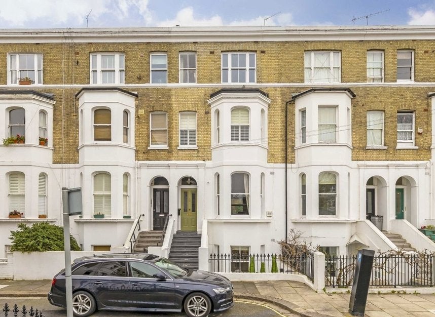 House Westcroft Square in Greater London