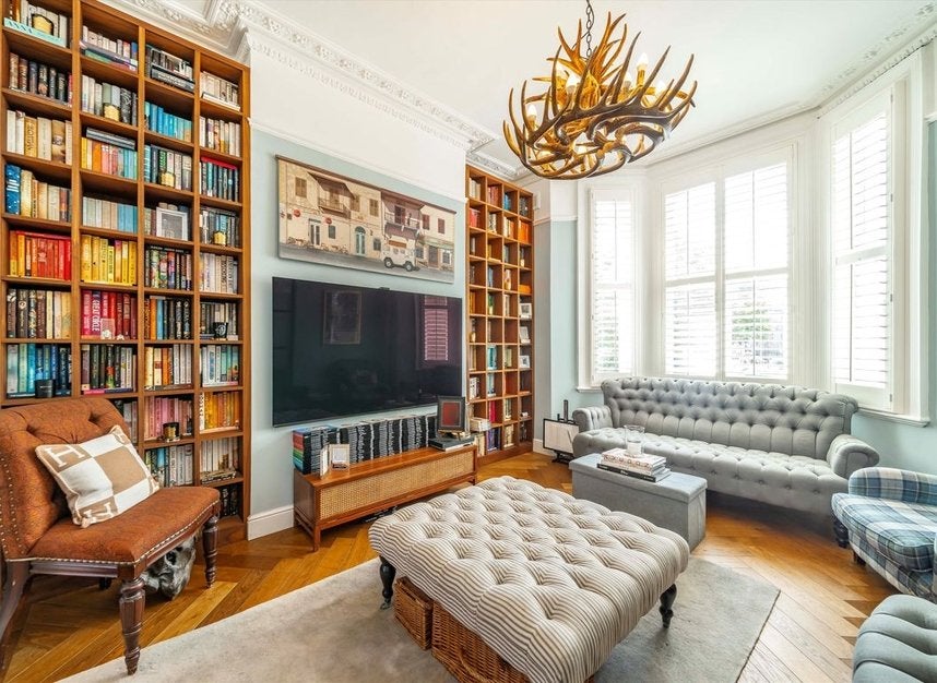 House Westcroft Square in Greater London