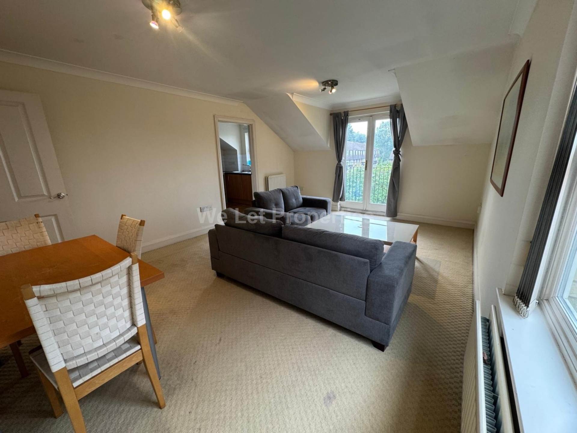 Flat Oak Tree Court in Stockport