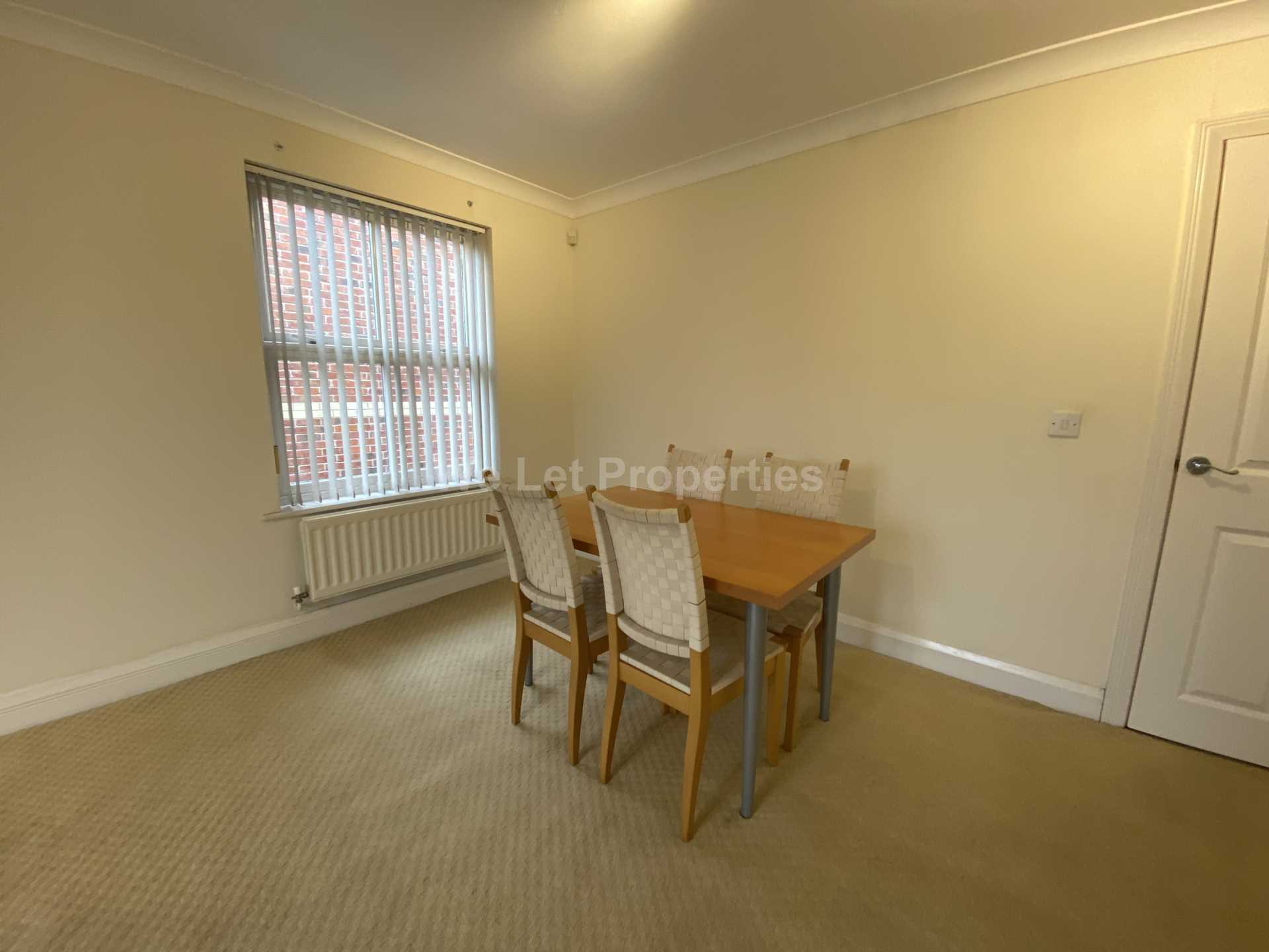 Flat Oak Tree Court in Stockport