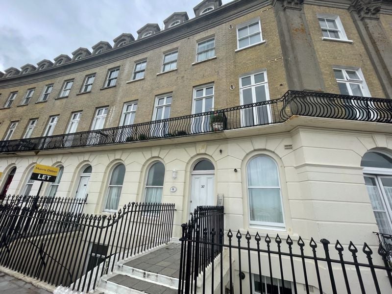 Flat Norfolk Crescent in Havant