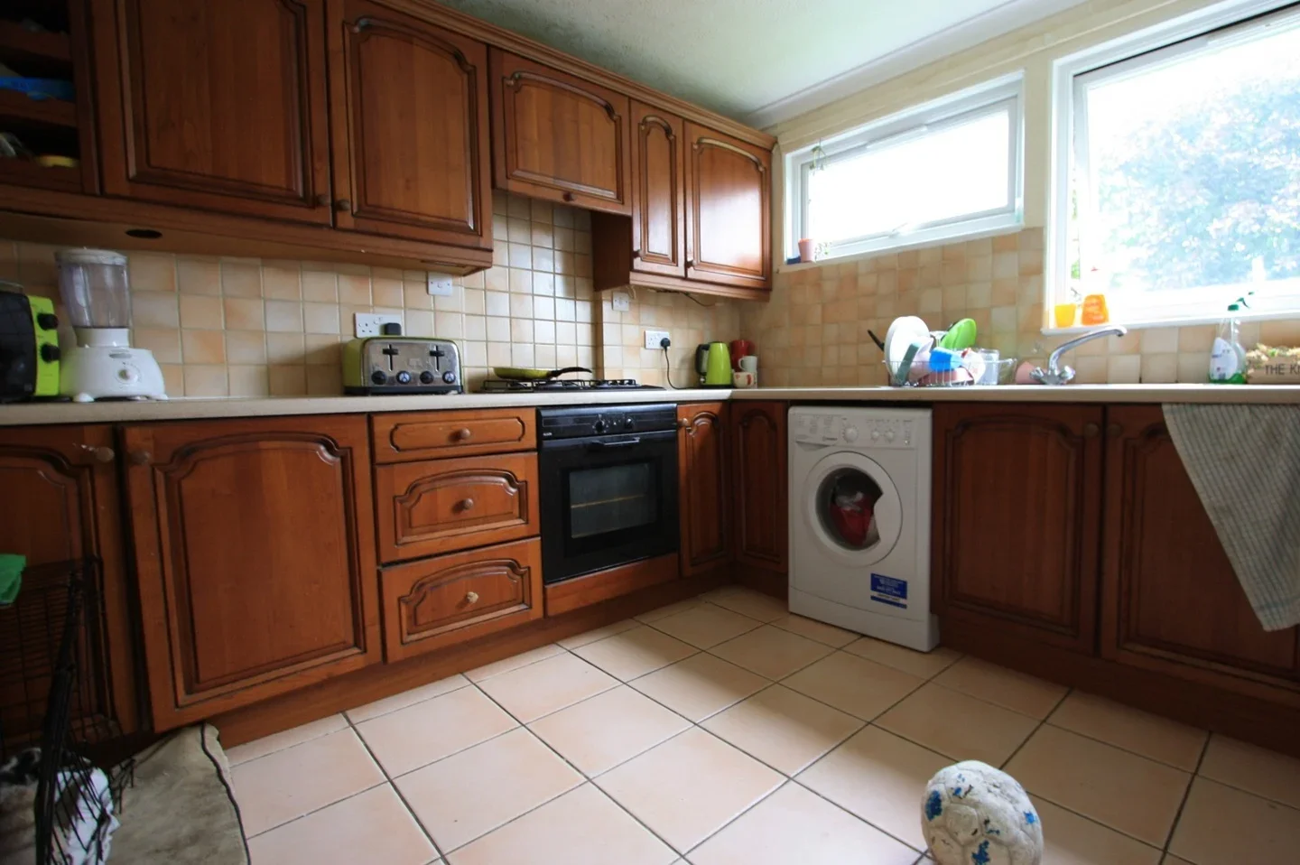 Flat Longford Court in Epsom and Ewell
