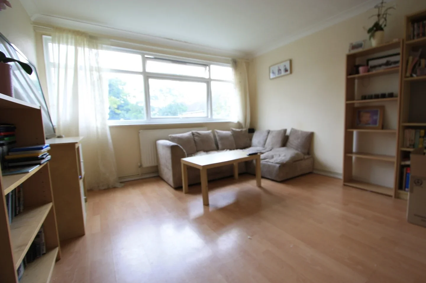 Flat Longford Court in Epsom and Ewell