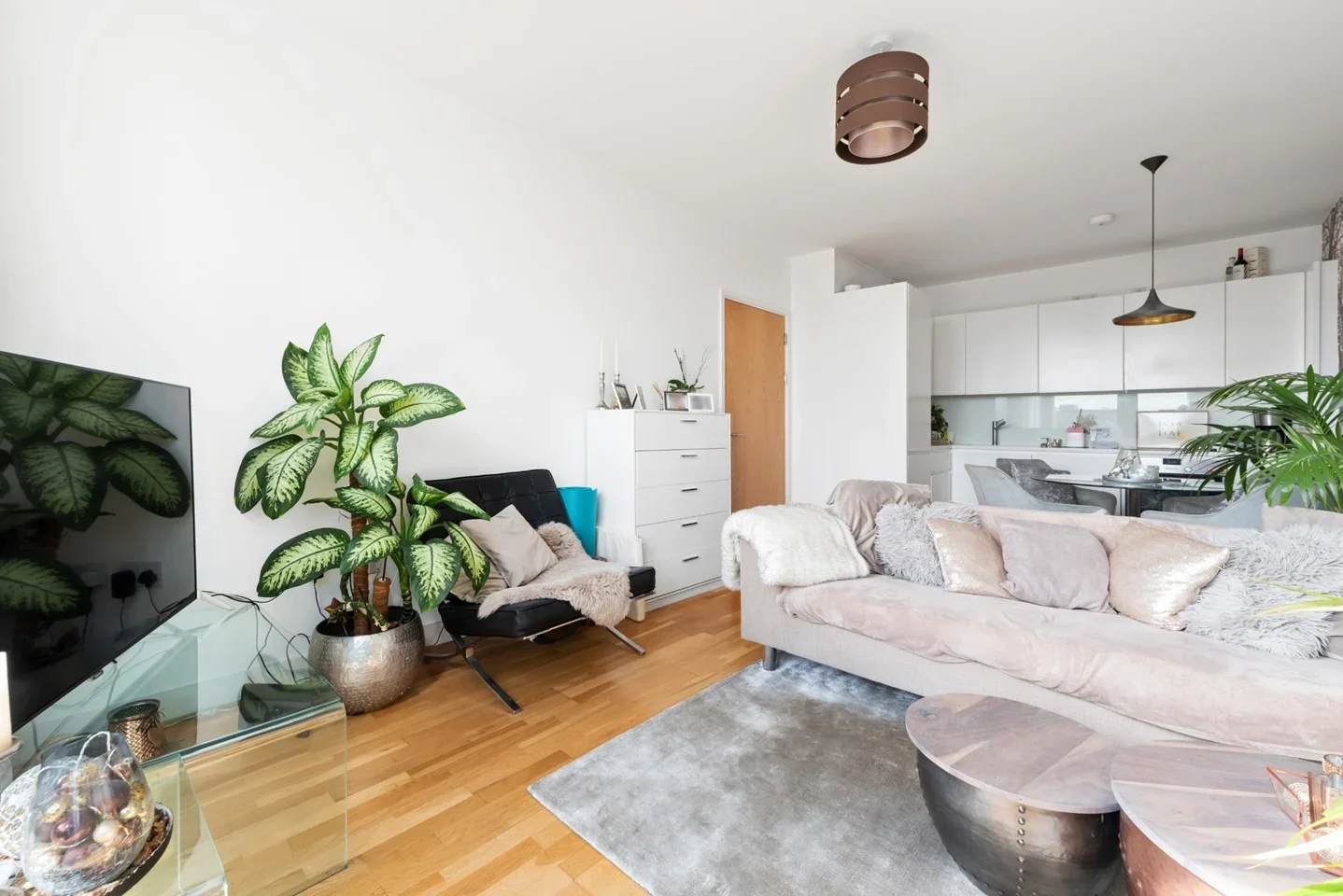 Flat Amelia Street in Greater London