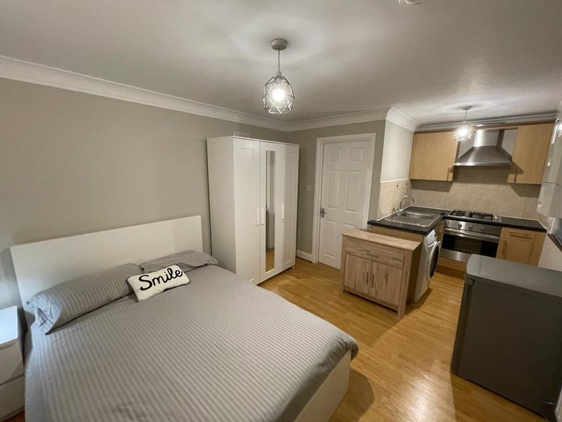 Flat Southwark Park Road in Greater London