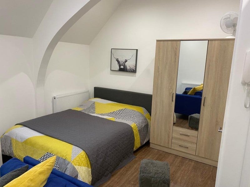 Room Manor House Street in Peterborough