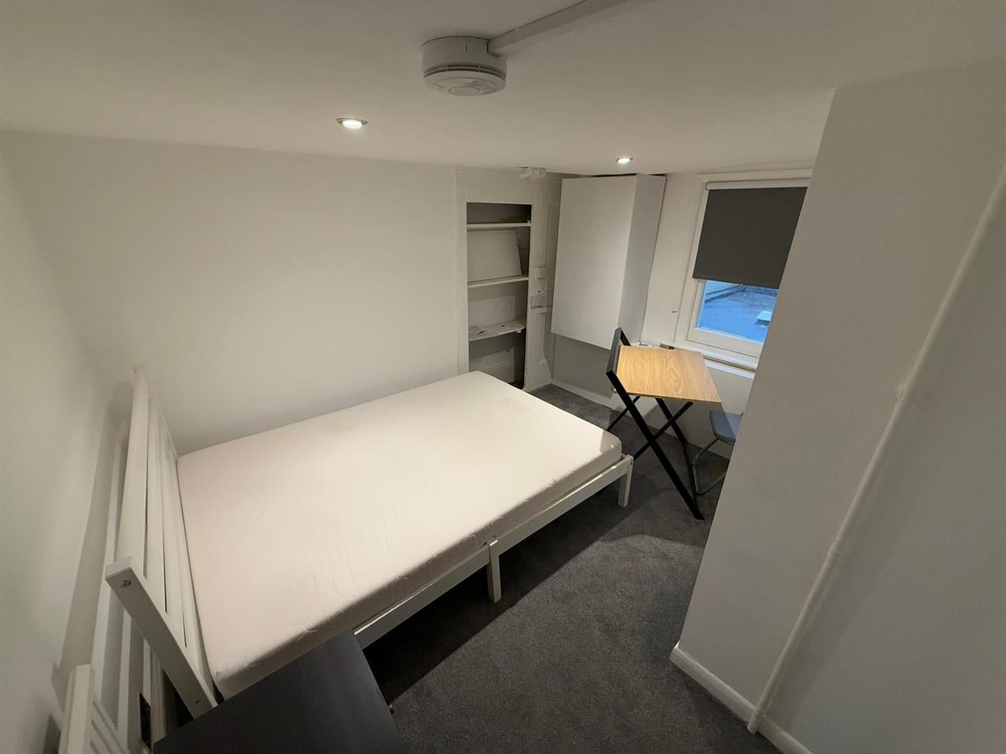 Room Clarence Square in Brighton