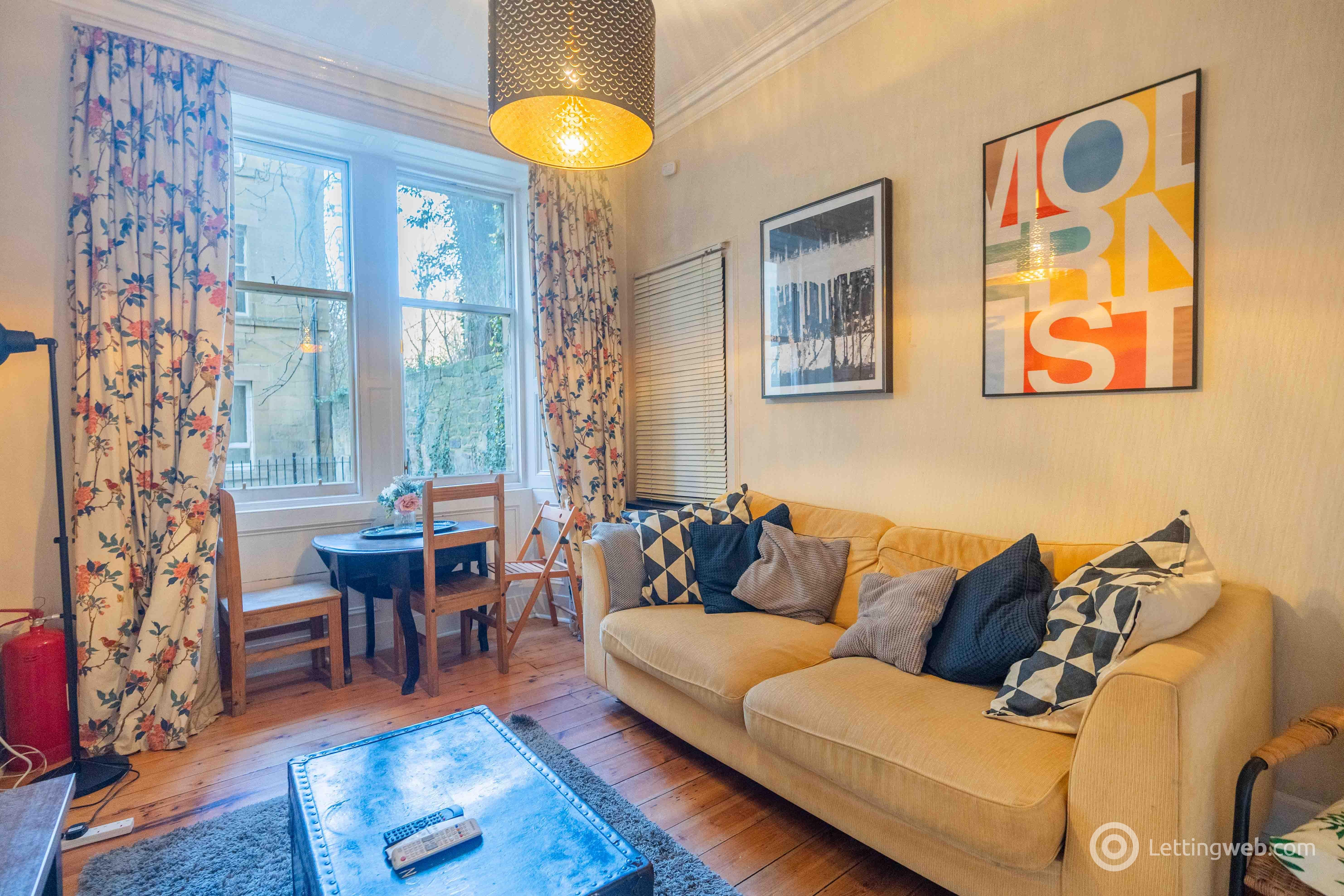 Flat Buccleuch Terrace in City of Edinburgh