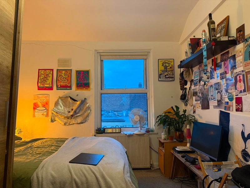 Room Cambridge Heath Road in Greater London